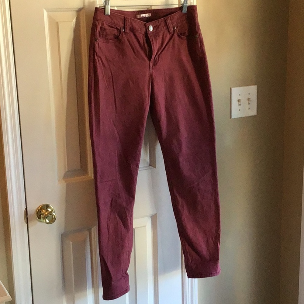 SOLD Cabi Bordeaux Curvy Skinny Jean/SOLD